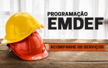 Imagem com capacetes de proteção. Acesse o calendário de programações de serviços da EMDEF.