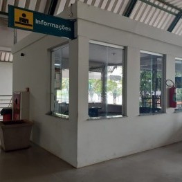 Na foto, destaque para a central de atendimento ao usuário.